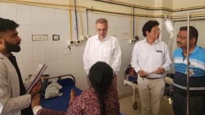 ਸਿਹਤ ਮੰਤਰੀ ਡਾ: ਬਲਬੀਰ ਸਿੰਘ ਜ਼ਖ਼ਮੀਆਂ ਦਾ ਹਾਲ ਚਾਲ ਪੁੱਛਦੇ ਹੋਏ 