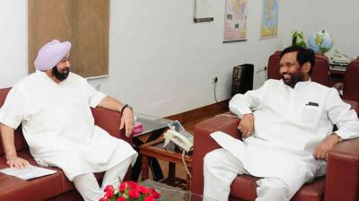 Captain Amrinder Singh with Ram vilas paswan