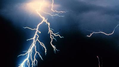 Two young football players died, 10 injured due to sky lightning in Jharkhand