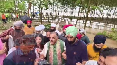 ਪਿੰਡ ਸਸਰਾਲੀ ਪਹੁੰਚੇ ਭਾਜਪਾ ਆਗੂ ਤਰੁਣ ਚੁੱਘ ਨੇ ਮੌਕੇ ਦਾ ਲਿਆ ਜਾਇਜ਼ਾ 