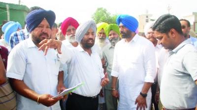 Sukhpal Singh Khaira  with others