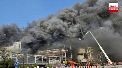 Massive fire breaks out at South Korean factory
