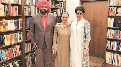 Navjot Sidhu, Sonia gandhi, Priyanka Gandhi 