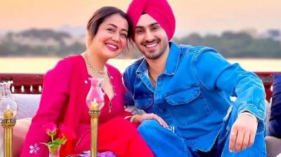 Famous singer Neha Kakkar's husband Rohanpreet's valuables stolen from hotel