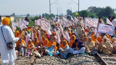Farmers ProtestRailway track jam by farmers for 3 hours
