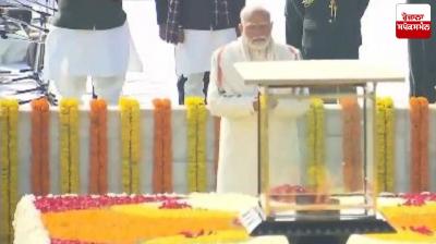 Many personalities including PM Narendra Modi paid tribute to Mahatma Gandhi on his death anniversary.