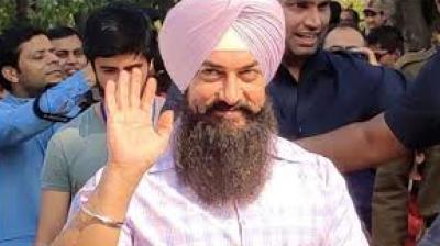 Aamir Khan reveals Kareena Kapoor's look in Laal Singh Chaddha