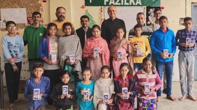 Karan Gilhotra Distribute Smartphone 