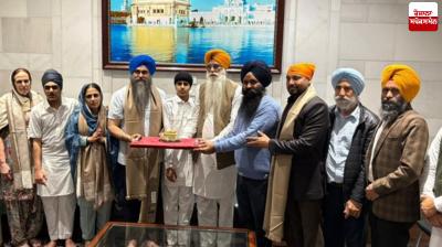 Canadian MP Tim Singh Uppal pays obeisance at Sri Harmandir Sahib