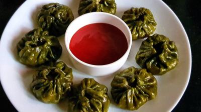 Make spinach momos at home