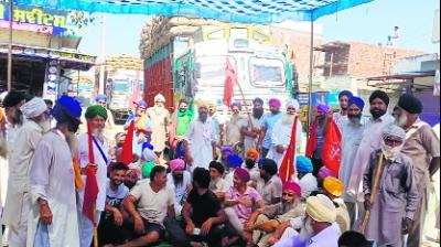  Sangrur farmers protest paddy purchase from other districts