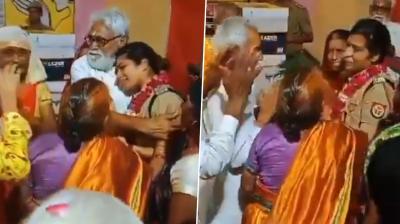  IPS ਅਧਿਕਾਰੀ ਦੇ ਤਬਾਦਲੇ ’ਤੇ ਭਾਵੁਕ ਹੁੰਦੇ ਲੋਕ  