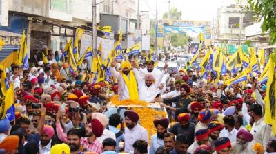 CM Bhagwant Mann held a road show in favor of the candidate Karamjit Anmol