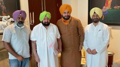  Navjot Sidhu Meet Chief Minister at Siswan Farm House