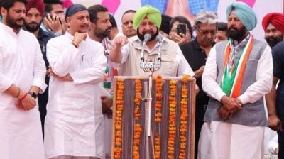 Captain Amarinder Singh addressing rally at Sangrur