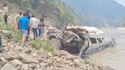 ਅਲਕਨੰਦਾ ਨਦੀ 'ਚ ਡਿੱਗੀ ਮਿੰਨੀ ਬੱਸ