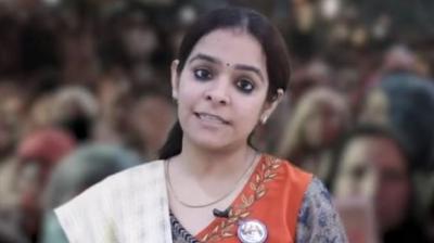 Who is gunja kapoor pm narendra modi follow in twitter know about her