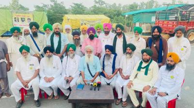 ਮੀਟਿੰਗ ਦੌਰਾਨ ਹਾਜ਼ਰ ਕਿਸਾਨ ਆਗੂ 