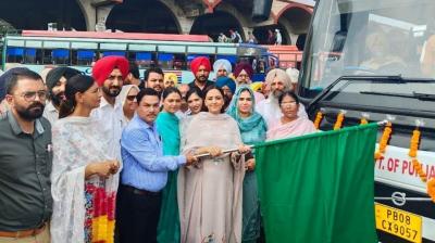 Volvo bus service starts from Moga to Delhi Airport Amandeep Arora gave the green signal