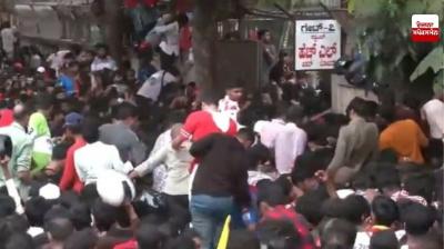 RCB ਦੀ ਜਿੱਤ ਪਰੇਡ ਤੋਂ ਪਹਿਲਾਂ ਵੱਡਾ ਹਾਦਸਾ, ਚਿੰਨਾਸਵਾਮੀ ਸਟੇਡੀਅਮ ਦੇ ਬਾਹਰ ਭਗਦੜ,4  ਦੀ ਮੌਤ , 15 ਜ਼ਖਮੀ