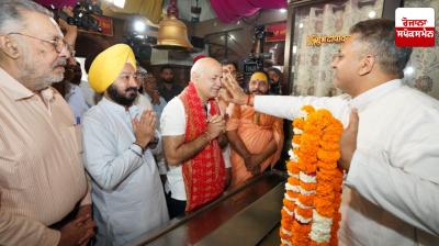 AAP Punjab in-charge Manish Sisodia paid obeisance at Kali Mata Temple in Patiala on the first day of Navratri.