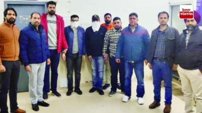 Two employees of RTA office 5500 Rs. Arrested while taking bribe