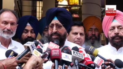  ਕਾਂਗਰਸ ਵਿਧਾਇਕ ਦਲ (ਸੀਐਲਪੀ) ਦੇ ਆਗੂ ਪ੍ਰਤਾਪ ਸਿੰਘ ਬਾਜਵਾ ਪੱਤਰਕਾਰਾਂ ਨੂੰ ਸੰਬੋਧਨ ਕਰਦੇ ਹੋਏ 