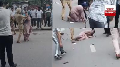 ਮੋਹਾਲੀ ਪੁਲਿਸ ਮੁਲਾਜ਼ਮ ਵੱਲੋਂ ਔਰਤ ਨਾਲ ਬਦਸਲੂਕੀ, ਪੁਲਿਸ ਨੇ ਔਰਤ ਦੇ ਜੜਿਆ ਥੱਪੜ