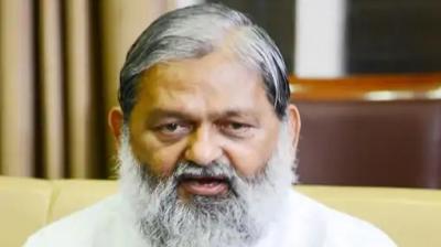 Haryana Home Minister Anil Vij narrowly escapes: Broken shutter of Mercedes running on Gurugram KMP