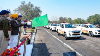 CM Bhagwant Mann gave green flag to 410 new and hi-tech vehicles News in punjabi