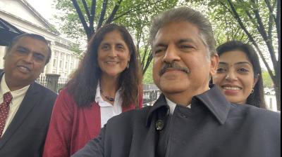 Mahindra, Mukesh Ambani meet Sunita Williams in US while booking Uber, selfie goes viral