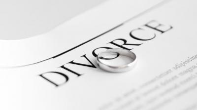 The High Court pronounced the decision, divorce can be done if the husband is called black