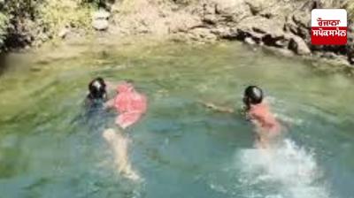 In Madhya Pradesh, a mother committed suicide after throwing her four daughters into a well.