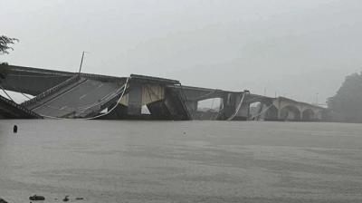 The bridge built on Kali river in Uttara Kannada collapsed 