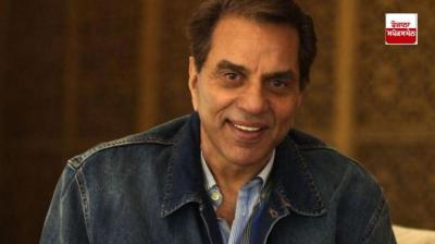 Dharmendra, the legendary star of the film industry, has passed away.