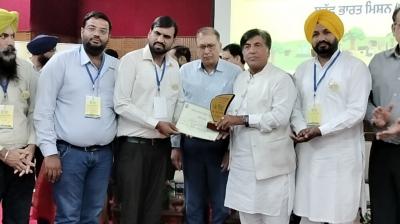 State Level Award of 'Uttam Village' to 24 Panchayats of Punjab by Minister Bram Shankar Jimpa