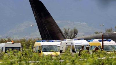 2 small aircraft collide in Paris