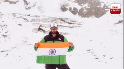 ਹੁਸ਼ਿਆਰਪੁਰ ਦੇ ਫ਼ਤਿਹਜੰਗ ਅਰਜੁਨ ਬਾਜਵਾ ਨੇ ਫ਼ਤਿਹ ਕੀਤੀ ਮੈਨਥੋਸਾ ਚੋਟੀ