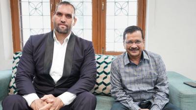 Arvind Kejriwal meets WWE champion Great Khali