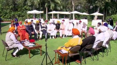  Before the elections, PM Modi met prominent people of the Sikh community