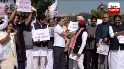 Opposition leaders protested in the Parliament complex with handcuffs on their hands.