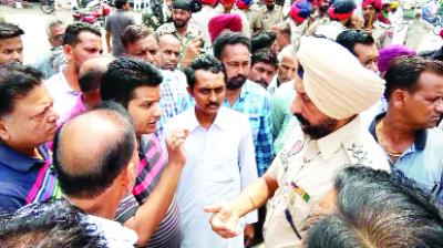 Farmers Aarti Clashes