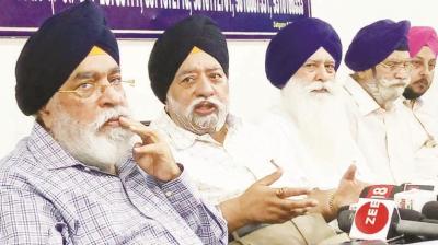 Sarna brothers during press confrence