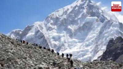 One climber dies, 137 rescued in avalanche on slopes of Tibetan Mount Everest