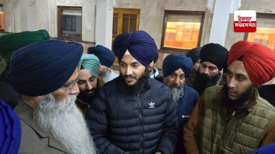 Kashmiri Sikh youth submits demand letter to Advocate Harjinder Singh Dhami