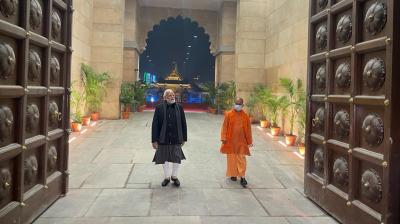 PM Modi arrives at Vishwanath Dham at midnight, inspects Banaras railway station
