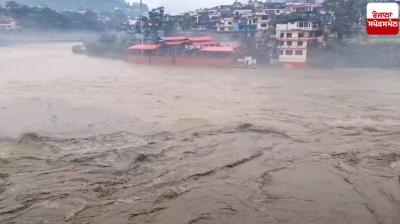 Car of Punjab pilgrims falls into river in Shimla