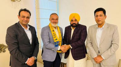 Senior Akali leader Mohammad Owais joins AAP