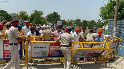 protest against Deputy Speaker ajaib singh bhatti 