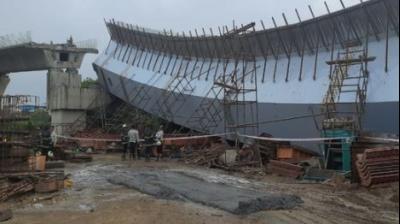 Part of flyover under construction in Mumbai's Bandra Kurla complex collapses